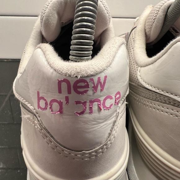 New Balance 574 Classic Shoes Sneakers WL574SOL Size 7.5 B - Picture 6 of 9